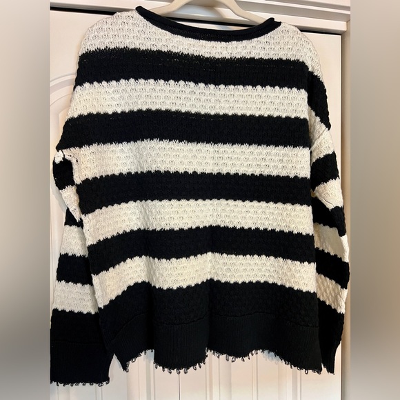 Hem & Thread Sweater NWT Size L - Picture 4 of 4